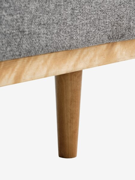 Trivietė sofa NEJEDE, šviesiai pilkos spalvos audinys